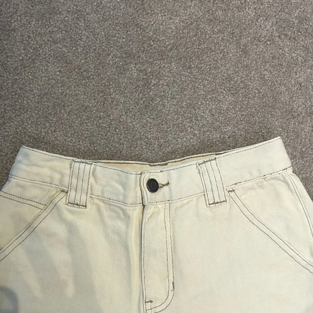 PacSun Women's Cream Cut Off Jean Shorts!